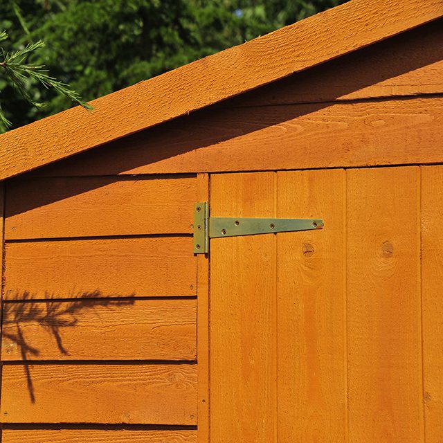 Shire 20 x 10 Overlap Workshop Shed - Windowless - door hinge and cladding