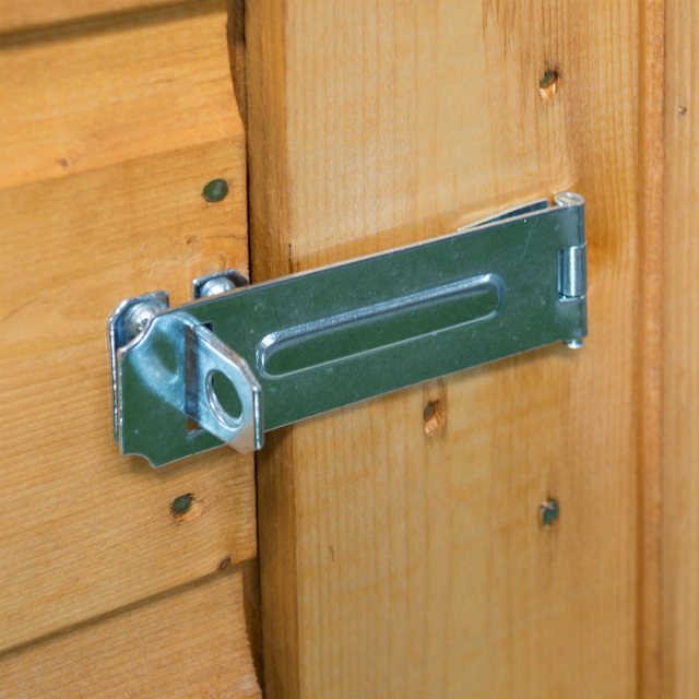 6x6 Rowlinson Garden Bar and Shed - close up of door lock