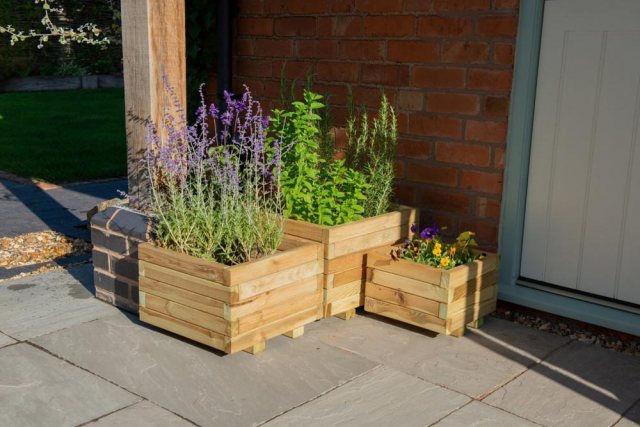 Forest Kendal Square Planter - Set of three - In situ